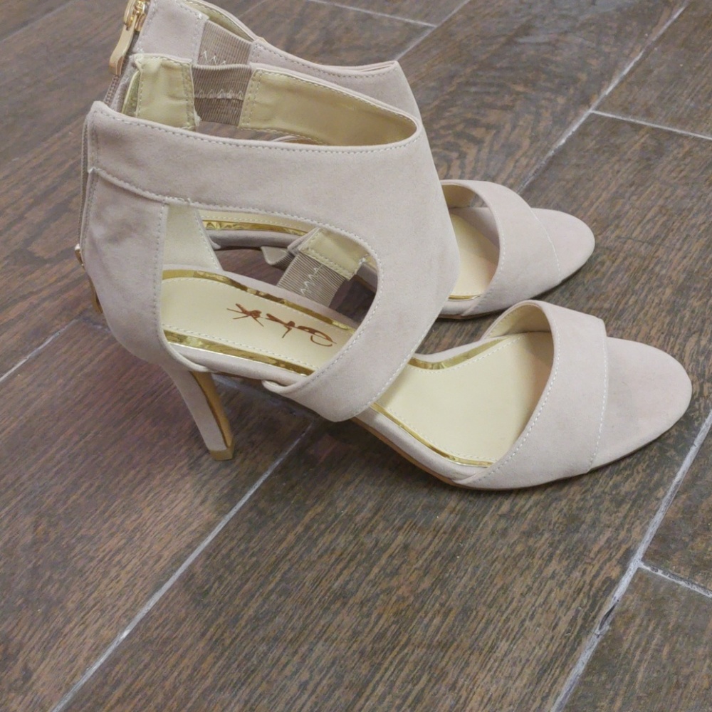 Brand new !  Womens sandals